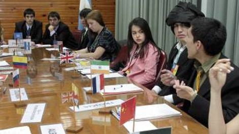 Un debate por la paz  caliente y hasta con  fuertes acusaciones