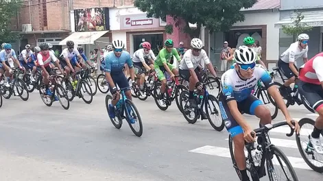 Dos ciclistas de equipos sanjuaninos se subieron al podio en la Vuelta del Porvenir
