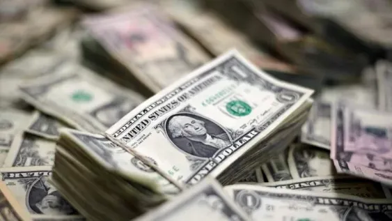 Legal: cómo comprar dólares por menos de $130 y sin el tope de u$s200 ni impuesto País