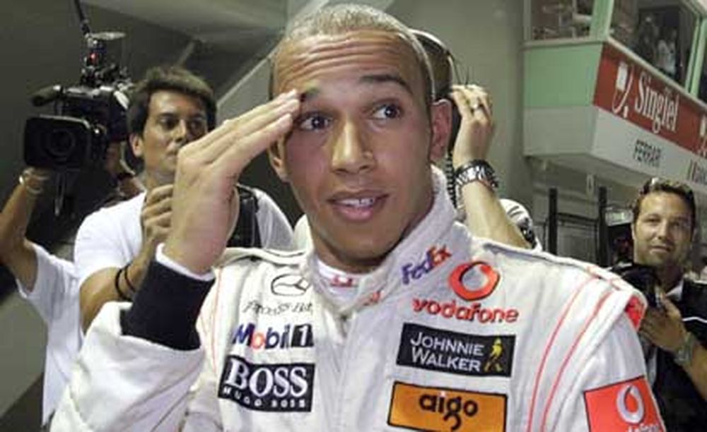 El campeón Hamilton se quedó con la “pole position”