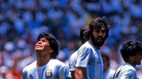 La camiseta que usó Maradona en la final de México ’86 vuelve a manos argentinas