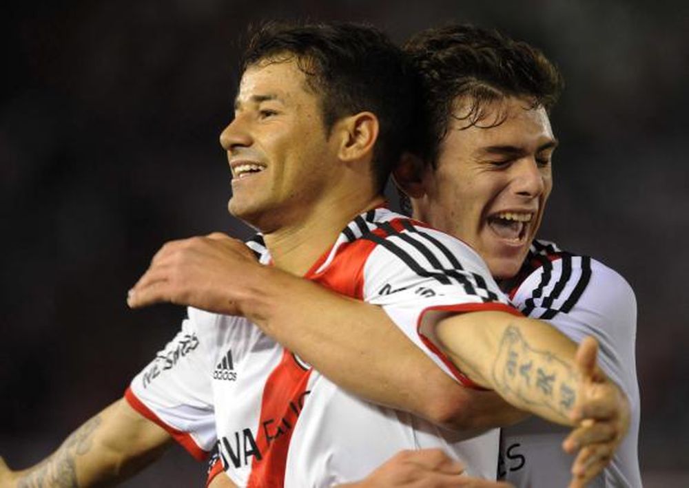 River no detiene su marcha y es puntero en soledad
