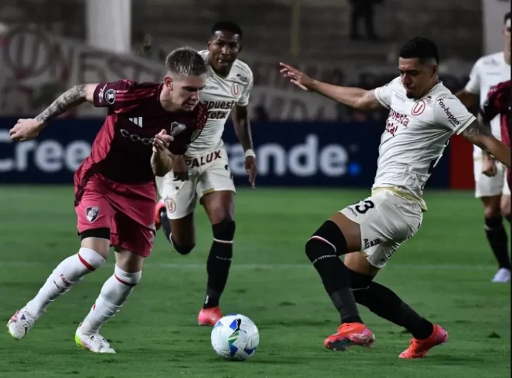 MANIJA. El juvenil Mastantuono cada vez más influyente en el armado millonario.