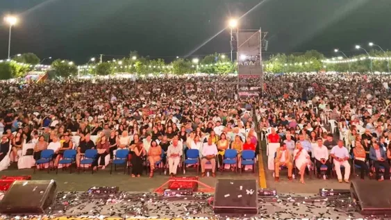Una 50.000 personas participaron anoche de la fiesta aniversario de Albardón.