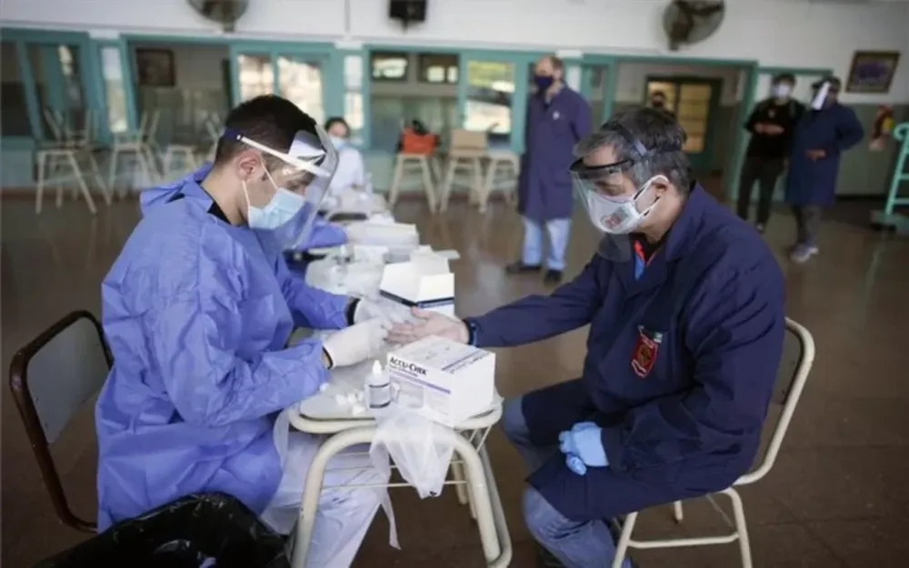 Otras 161 personas murieron y 10.561 fueron diagnosticadas con coronavirus en el país