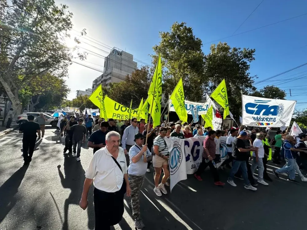 Concurrida marcha de la CGT sanjuanina en contra de la reforma laboral de Milei