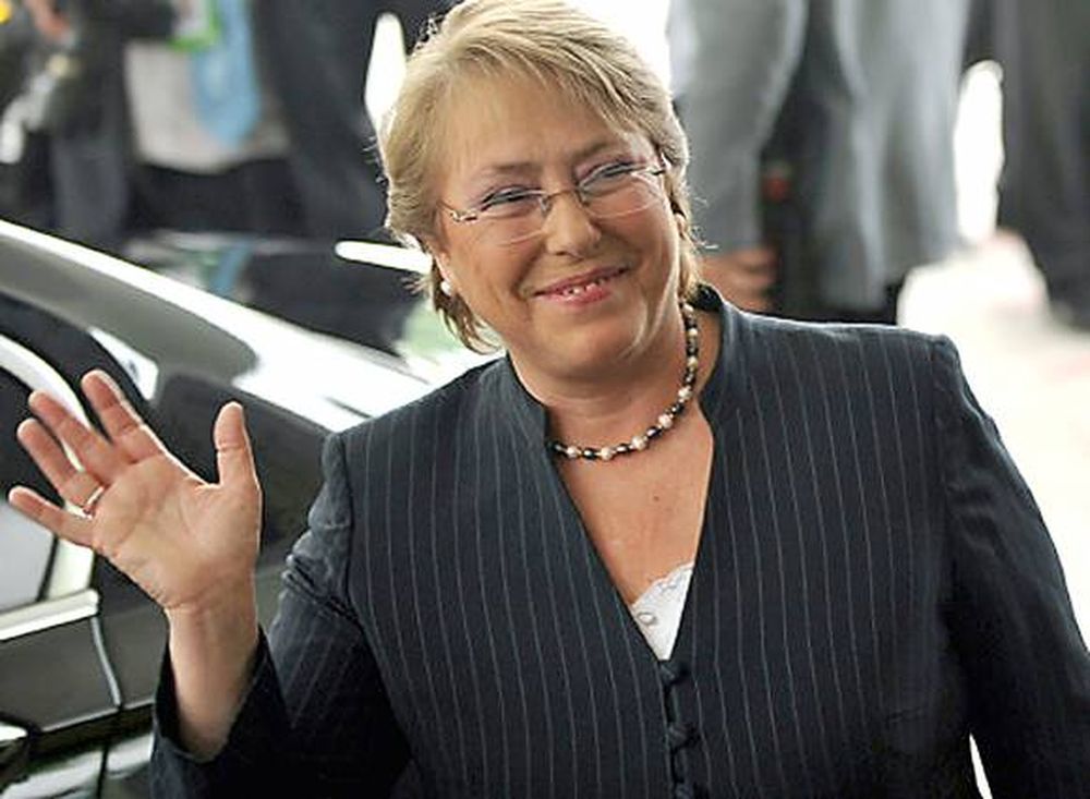 Bachelet regresa a Chile en busca de la Presidencia