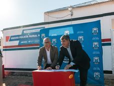 La Secretaría de Seguridad y la Municipalidad de Sarmiento trabajaron en forma conjunta para la refuncionalización de la Unidad Rural Nº4, en San Carlos. La Secretaría de Seguridad y la Municipalidad de Sarmiento trabajaron en forma conjunta para la refuncionalización de la Unidad Rural Nº4, en San Carlos.