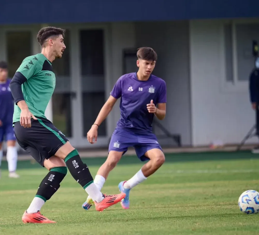 DEBUT. San Martín trabaja a fondo.