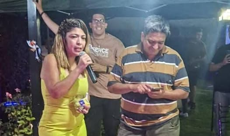 Filomena Noriega reconocida abogada del foro local, se volvió viral tras animarse a cantar en una fiesta familiar y dejar, al menos por una noche, su labor en tribunales.