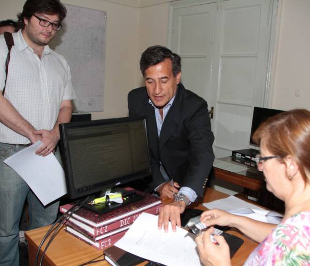 Presentan denuncia penal por las viviendas del IPV