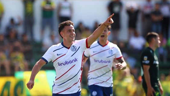 San Lorenzo venció a Defensa y sigue con la mira puesta en la Libertadores 2024