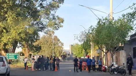 Revuelo en Capital: una discusión de tránsito terminó con un policía disparando a un delivery