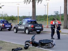 Un motociclista chocó con un gato, derrapó y murió. Un motociclista chocó con un gato, derrapó y murió.