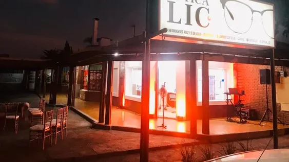 Inauguración de óptica LIC