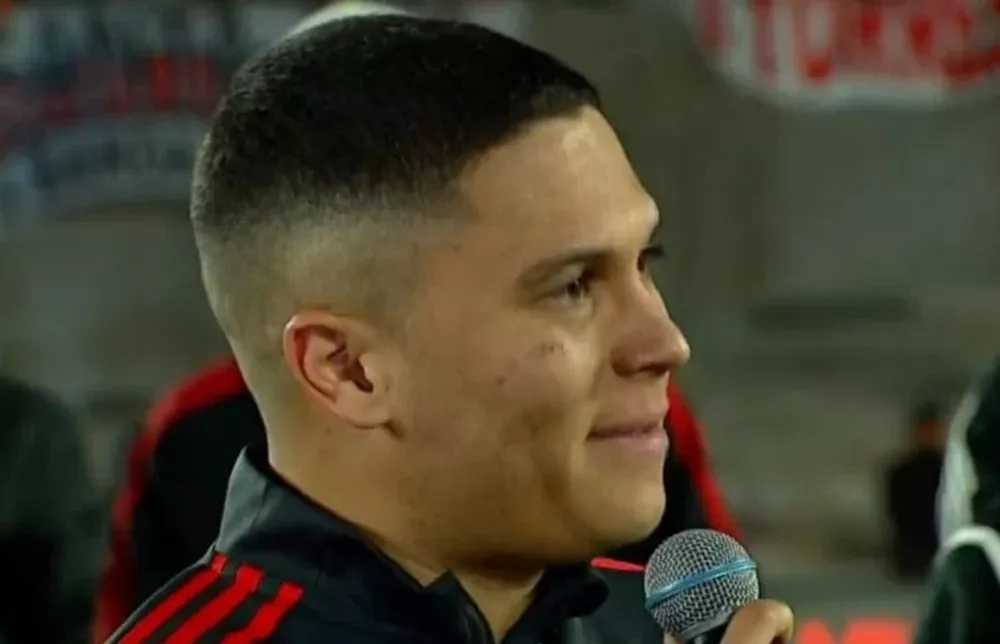 La emotiva carta de los hinchas que Juanfer le leyó a Gallardo