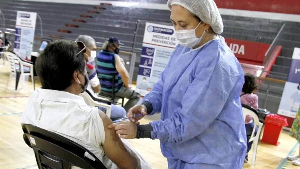 Incorporarán nuevos grupos de riesgo a la vacunación contra el coronavirus