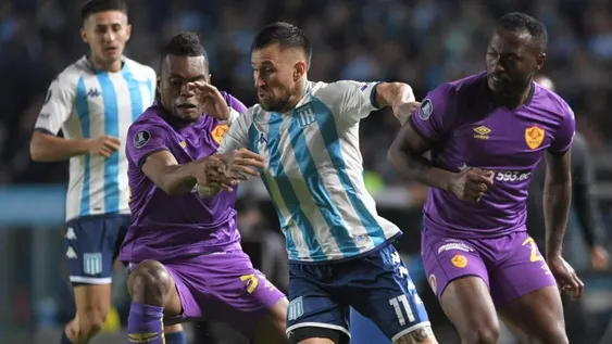 Racing sufrió para ganarle al Aucas