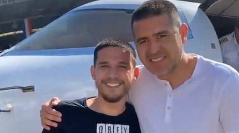 La inesperada reacción de un fanático al ver a Riquelme que se volvió viral
