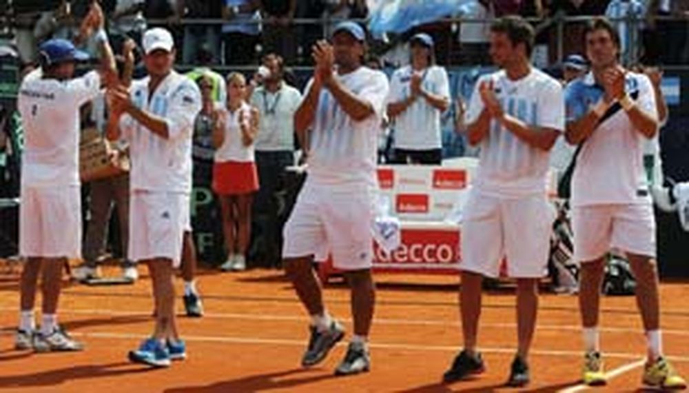 Berlocq no pudo con Fognini y Argentina jugará el repechaje