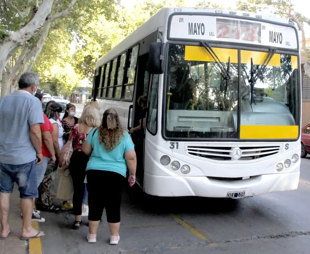 UTA logró un acuerdo con empresarios por un reclamo de los colectiveros