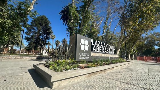 La Plaza Aberastain luce totalmente renovada y es inminente su reinauguración según dijeron desde el municipio de Capital.