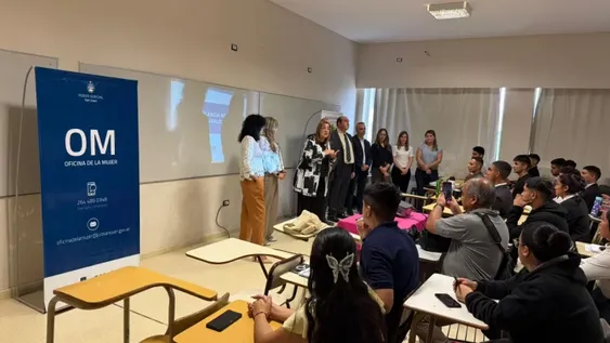 Adriana García Nieto, presidenta de la Corte de Justicia, encabezó la apertura de la mayoría de los talleres para prevenir la violencia.