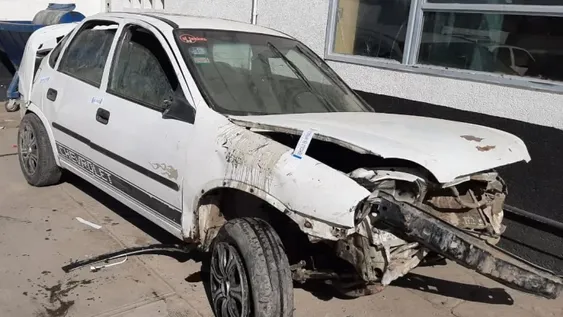 Alcoholizado y con 3 menores, cayó al zanjón