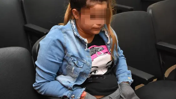 Abandonaba a su nena entre moscas, acepta 3 años de cárcel