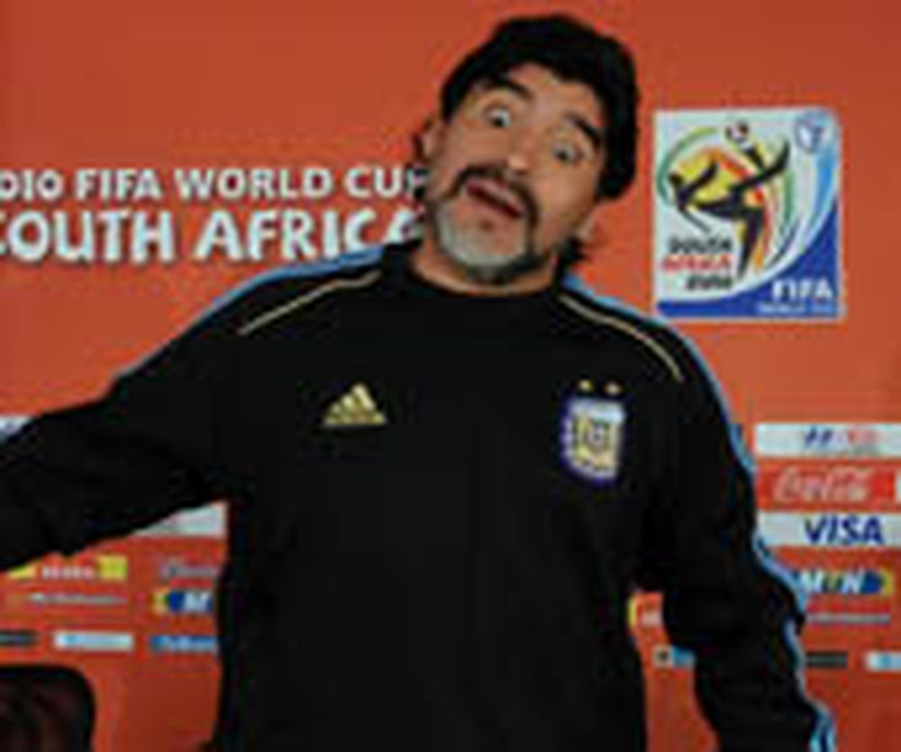 Maradona calificó de “vendepatria” a La Volpe