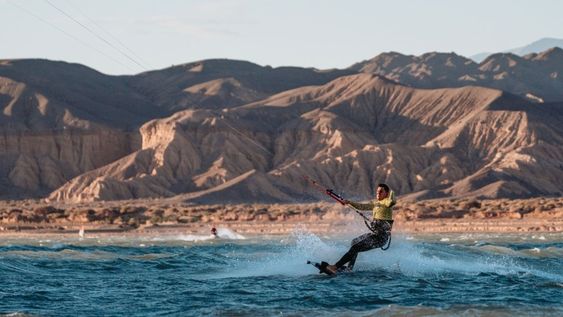 Imponente. Rodeo y su Dique Cuesta del Viento tendrán acción internacional con el Big Air durante todo el fin de semana largo.