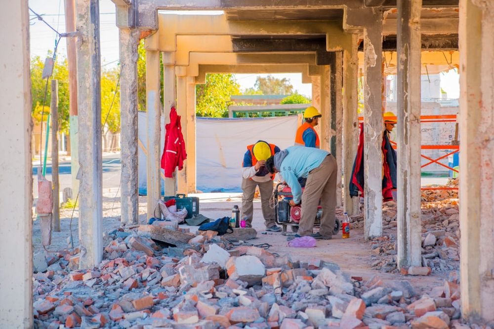 Ya comenzó la construcción del SUM y del paseo para niños en el Barrio Aramburu, Rivadavia.