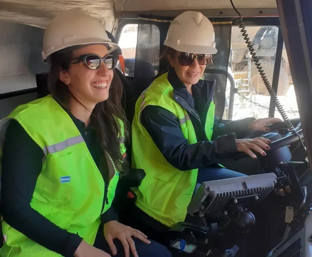 Flavia Royón recorrió Veladero en su primera visita a la provincia