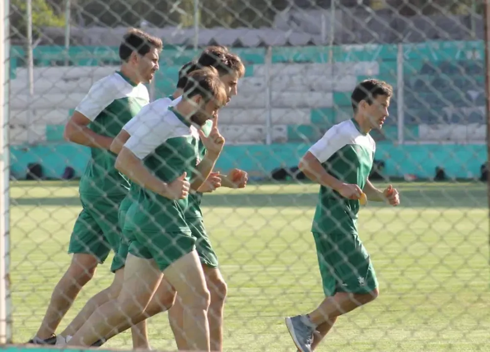 Sportivo en casa, Peñarol afuera