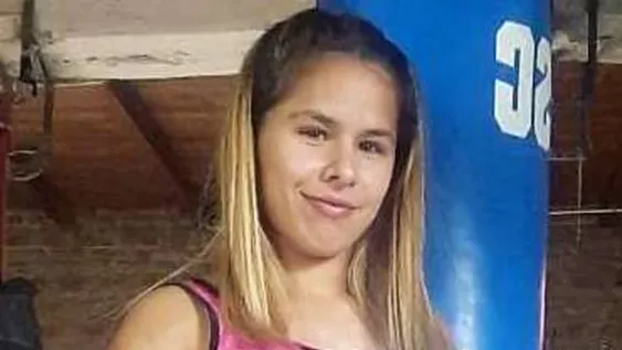 Gaby Alaniz noqueó y sigue reina