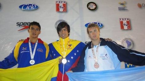 Bronce de Vargas en los 100 espalda