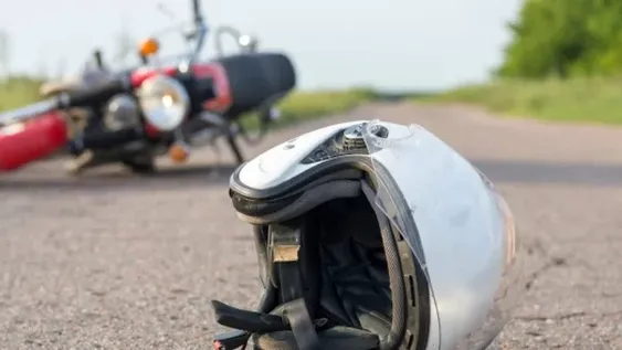 En menos de tres horas, dos motociclistas hospitalizados por chocar con perros