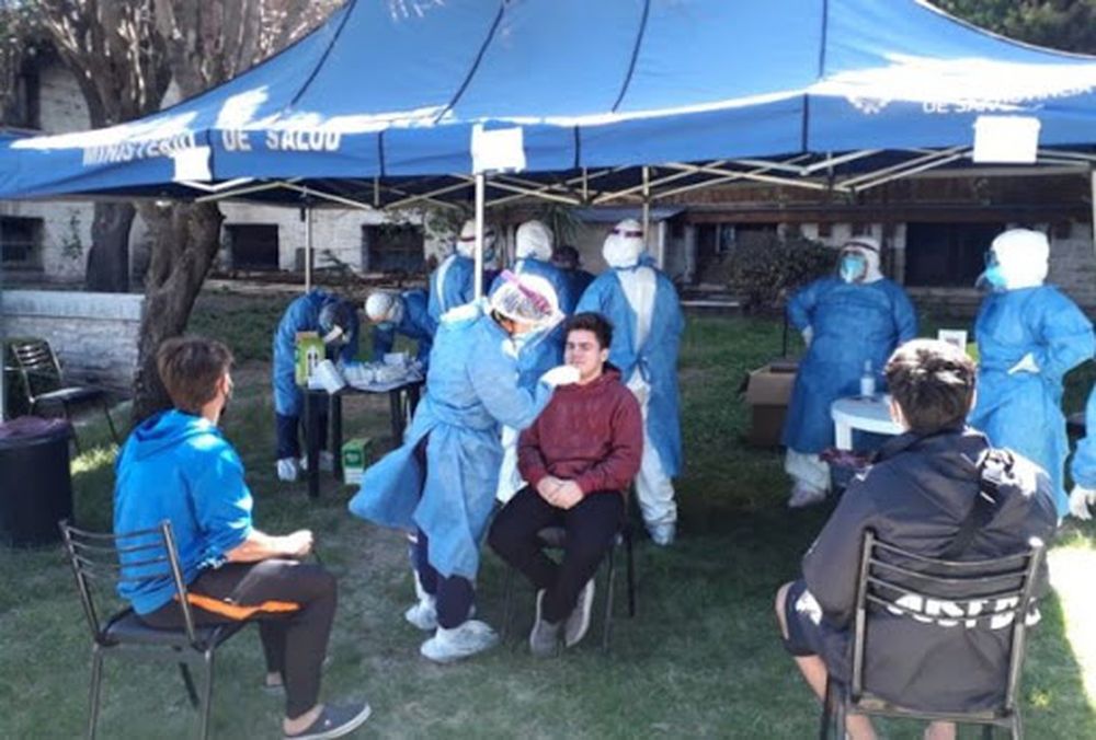 Comenzaron a hisopar a estudiantes para las fiestas de egresados en San Luis