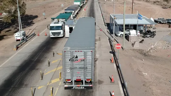 Gobierno, preocupado por los ingresos ilegales: temen que disparen la circulación viral