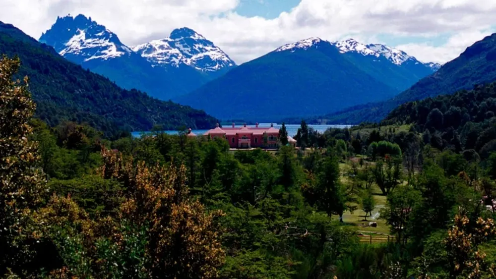 La causa del viaje de jueces, funcionarios y empresarios pasa a Comodoro Py