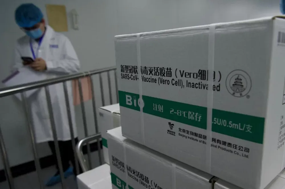 Se usará como segunda dosis 1 millón de vacunas que llega de Sinopharm