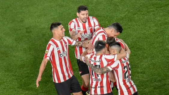 Estudiantes se aprovechó del mal momento de San Lorenzo y sumó de a tres para subirse a la cima