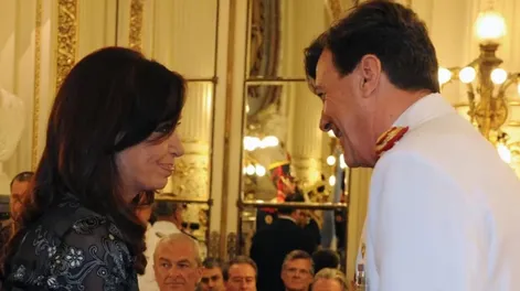 Cristina Kirchner junto a César Milani, cuando el militar juró como jefe del Ejército.