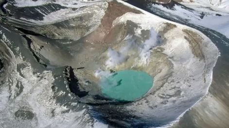 Alertan por riesgo de erupción y sismos en Mendoza y Chile debido a la actividad del volcán Tupungatito