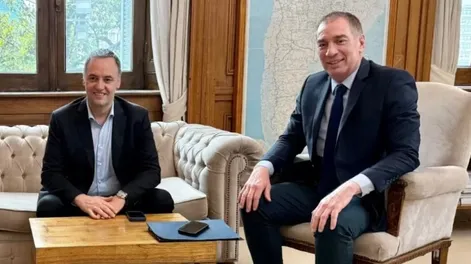 El Gobierno dividirá la Secretaría de Scioli para darle más poder a Adorni y Santilli