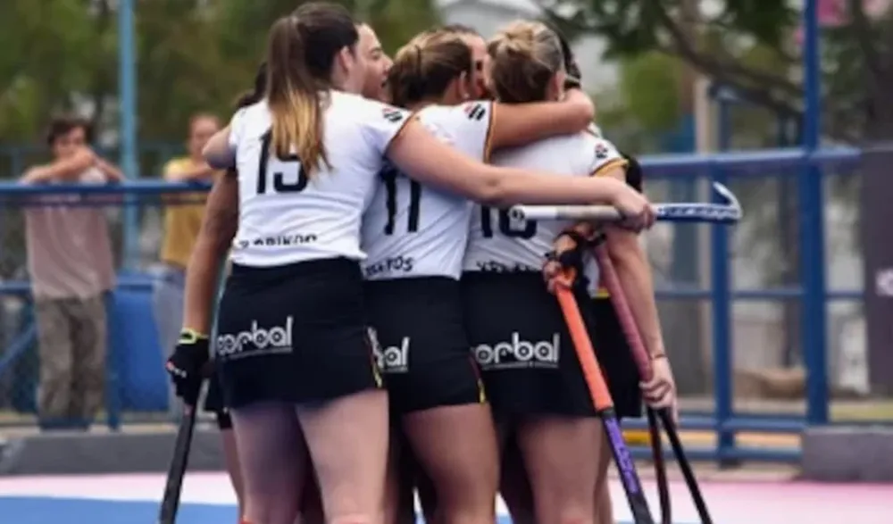 Polémica en el hockey: una joven denunció que sus compañeras la sometieron a un denigrante ritual de iniciación