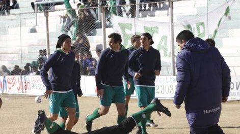 Reinoso pide cancha por Pérez