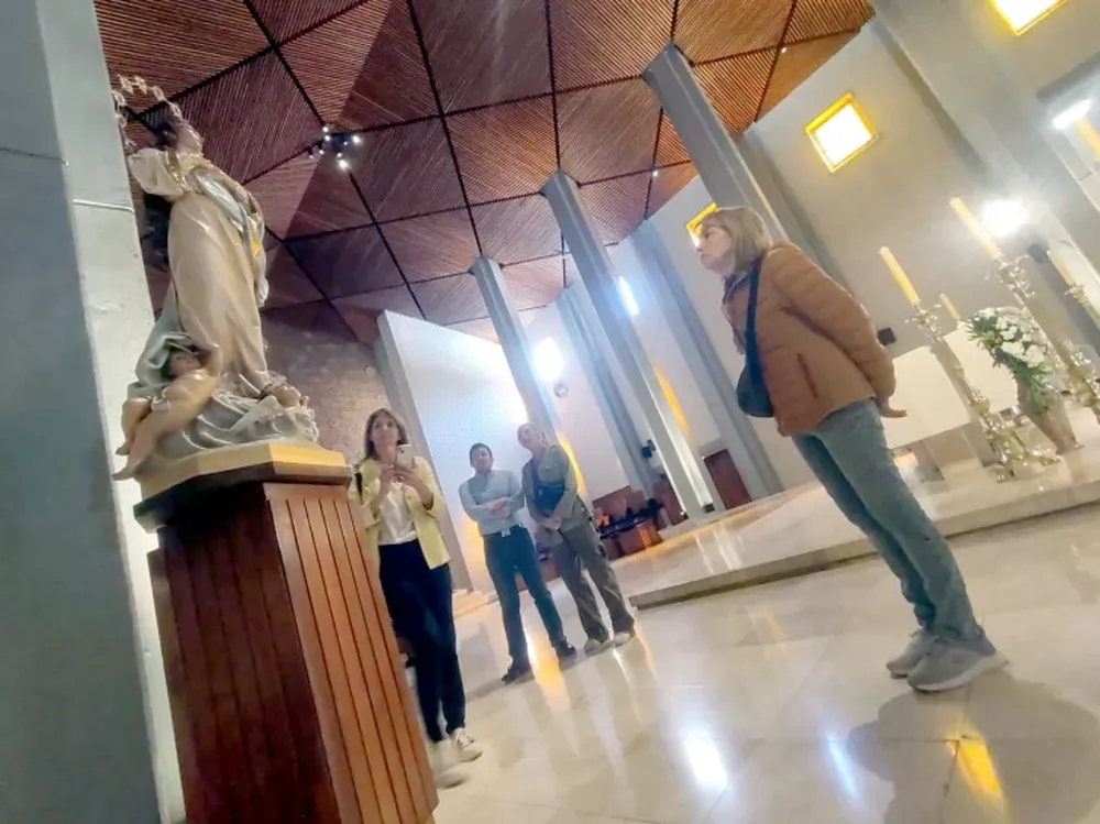 Y La Inmaculada volvió al altar