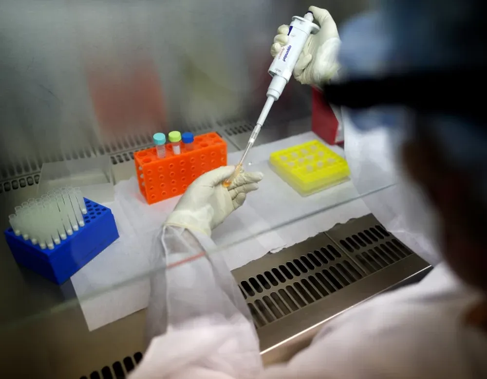 Los últimos casos de covid, bajo la vigilancia del Instituto Malbrán por la amenaza de Delta