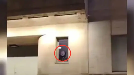 revuelo por la transmision de pornografia en una pantalla de una municipalidad: el video